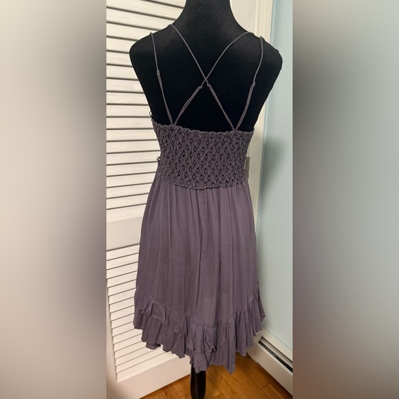 Free People “Adela” Dress in a beautiful Purple Color Size M woman’s. - Picture 4 of 6
